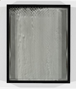 <i>Dot Dots #23</i>, 2023/24
<em>Museum glass coated with photo emulsion, exposed with negative of the Polkadots series,
Photogram on baryta paper</em>
28 x 23 x 4 cm
Unique piece