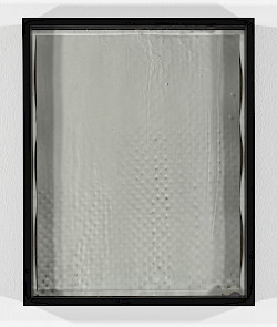 <i>Dot Dots #4</i>, 2023/24
<em>Museum glass coated with photo emulsion, exposed with negative of the Polkadots series,
Photogram on baryta paper</em>
28 x 23 x 4 cm
Unique piece