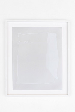 <i>Soft Vanishing Points # F</i>, 2025<br />
<em>Fotogramm (Farbumkehrprozess)</em><br />
30 x 24 cm | Unikat