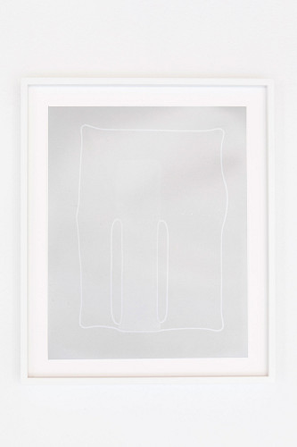 <i>Soft Vanishing Points # J</i>, 2025<br />
<em>Fotogramm (Farbumkehrprozess)</em><br />
30 x 24 cm | Unikat