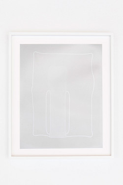 <i>Soft Vanishing Points # J</i>, 2025<br />
<em>Fotogramm (Farbumkehrprozess)</em><br />
30 x 24 cm | Unikat