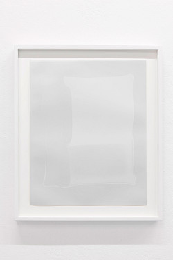 <i>Soft Vanishing Points # C</i>, 2025<br />
<em>Fotogramm (Farbumkehrprozess)</em><br />
30 x 24 cm | Unikat